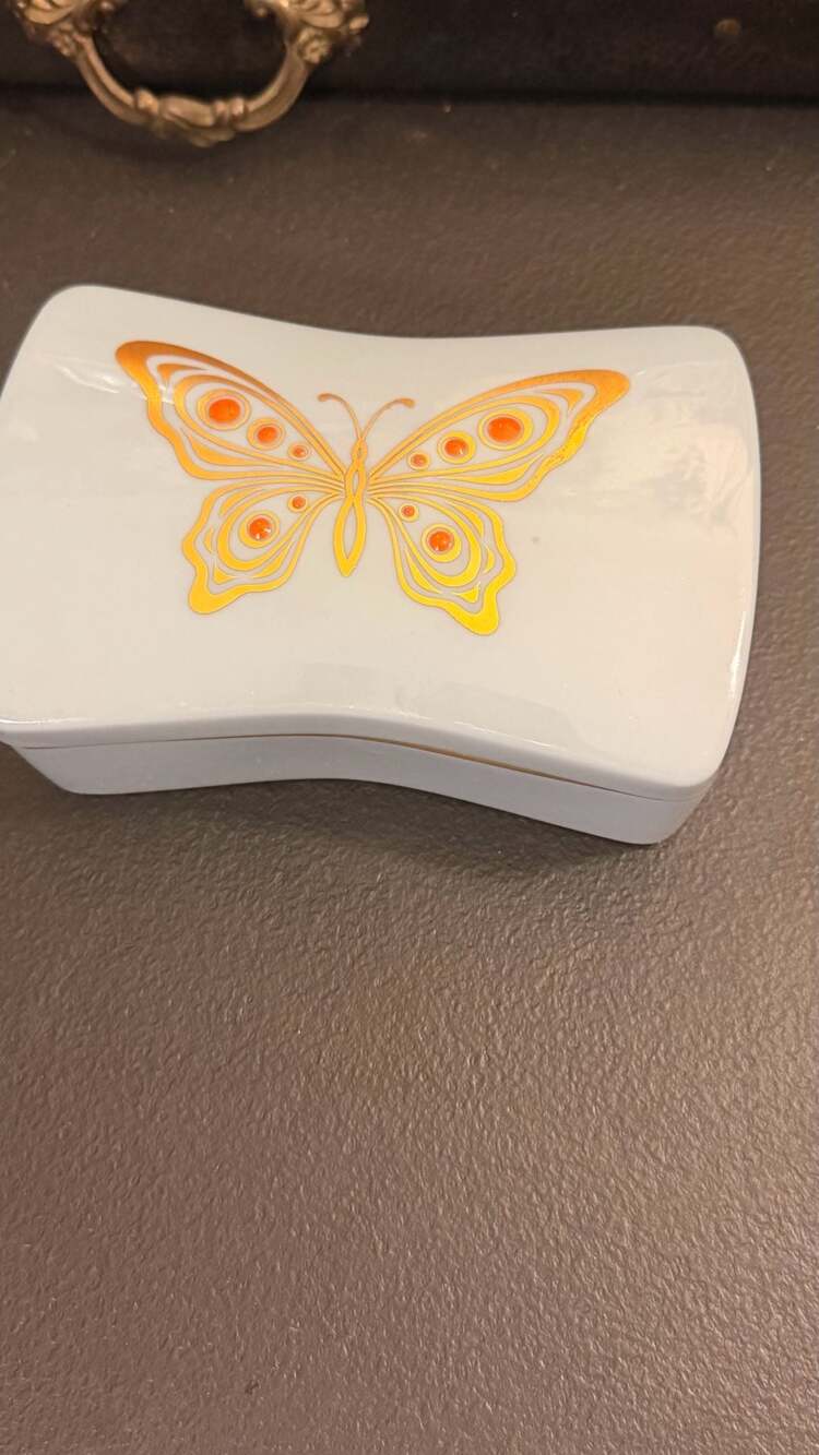 Lenox Porcelain Butterfly Trinket Box with Gold Trim Made in USA